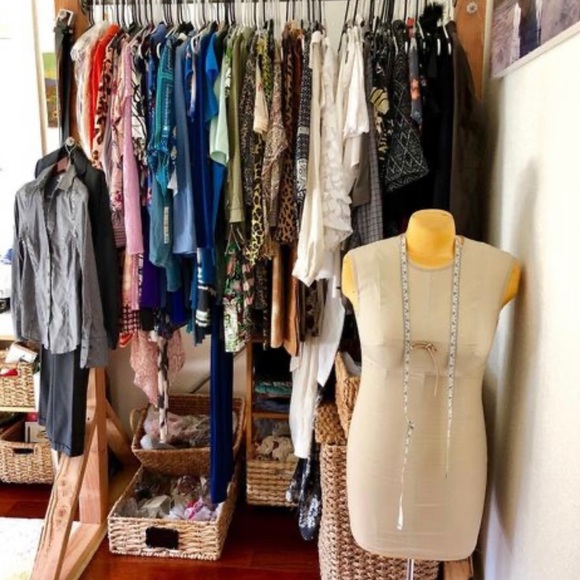 INSTAGRAM 📸 Poshmark Affiliate @kstarmaui - Picture 1 of 5